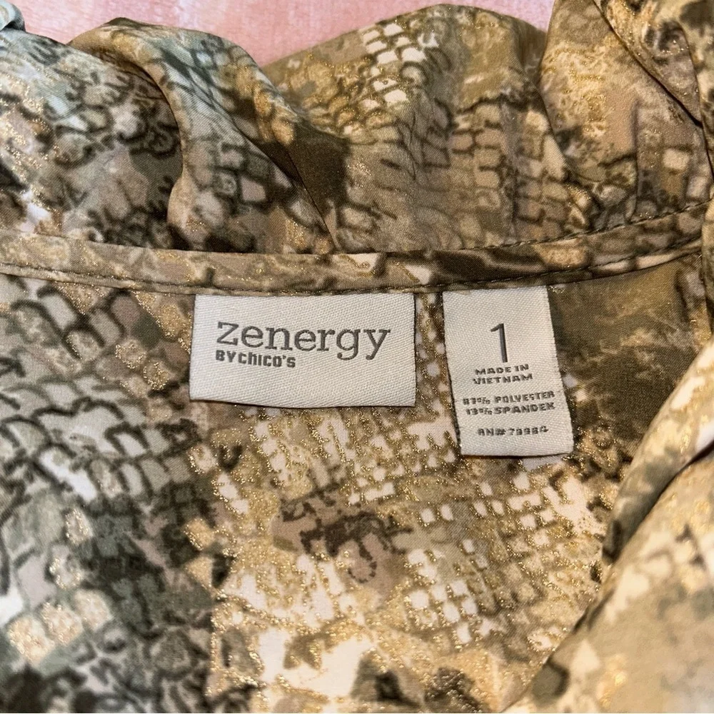 Chico’s Zenergy green gold snakeskin print zip up vest size 1 (M) pockets